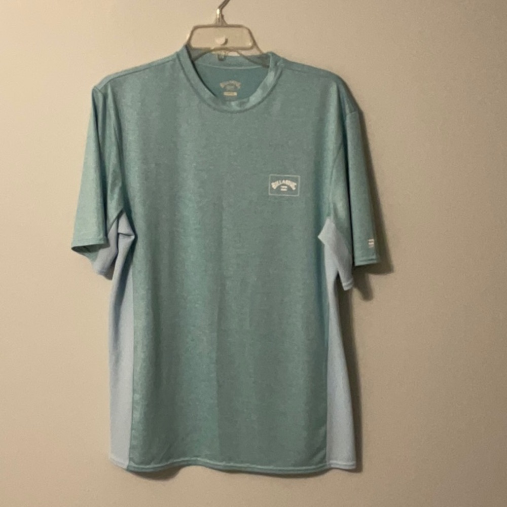 Billabong Lt Blue UVSurf Tee Men’s Large NWOT